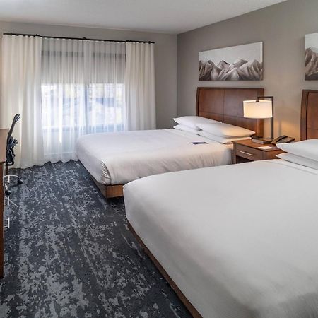 Delta Hotels By Marriott Huntington Mall Barboursville Esterno foto