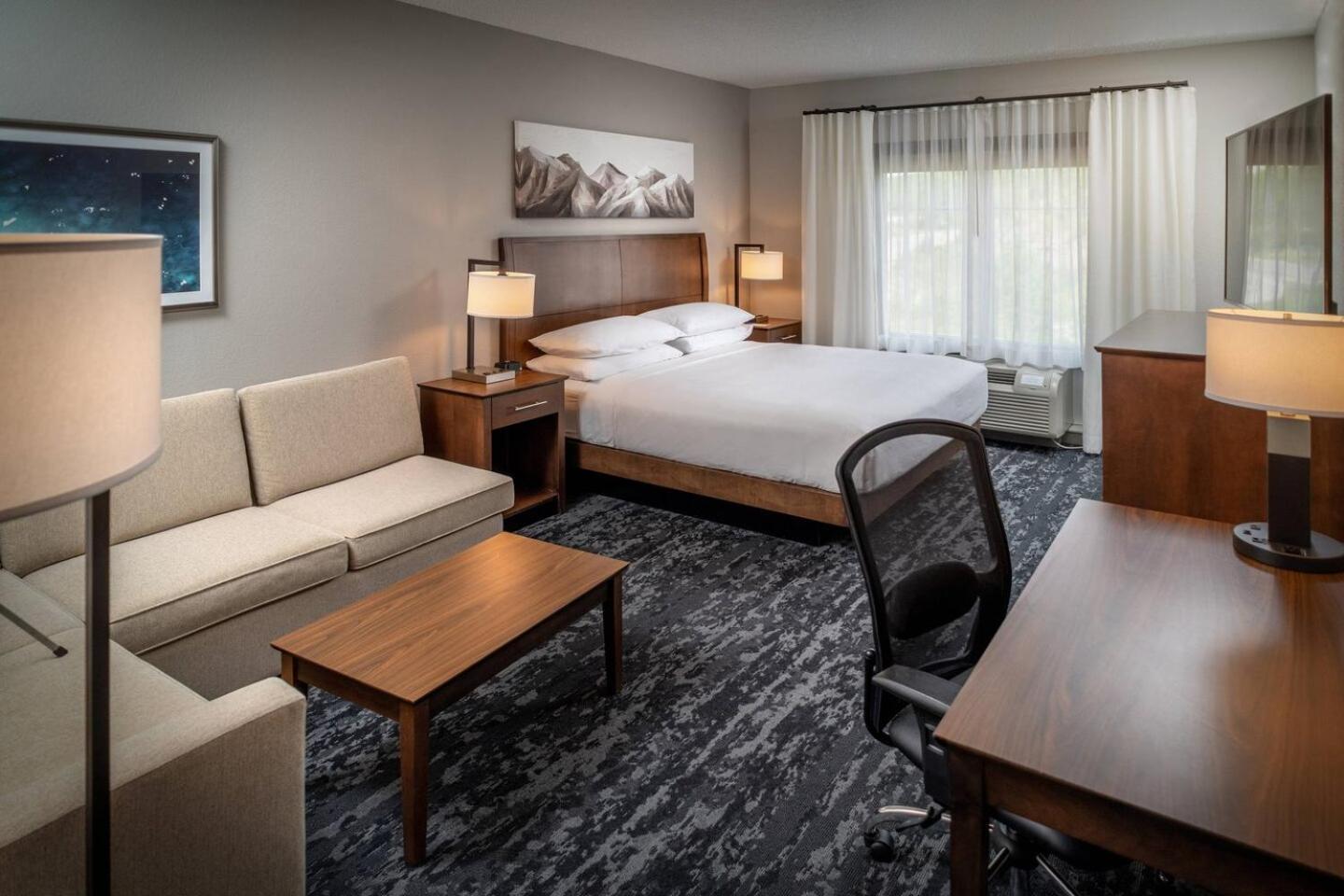 Delta Hotels By Marriott Huntington Mall Barboursville Esterno foto