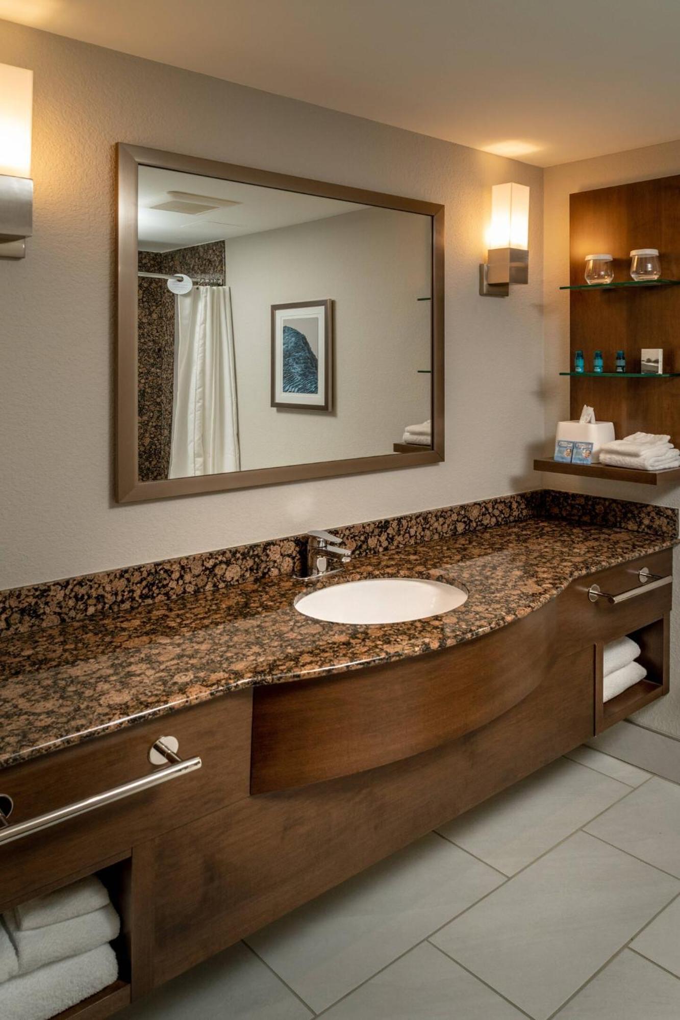 Delta Hotels By Marriott Huntington Mall Barboursville Esterno foto