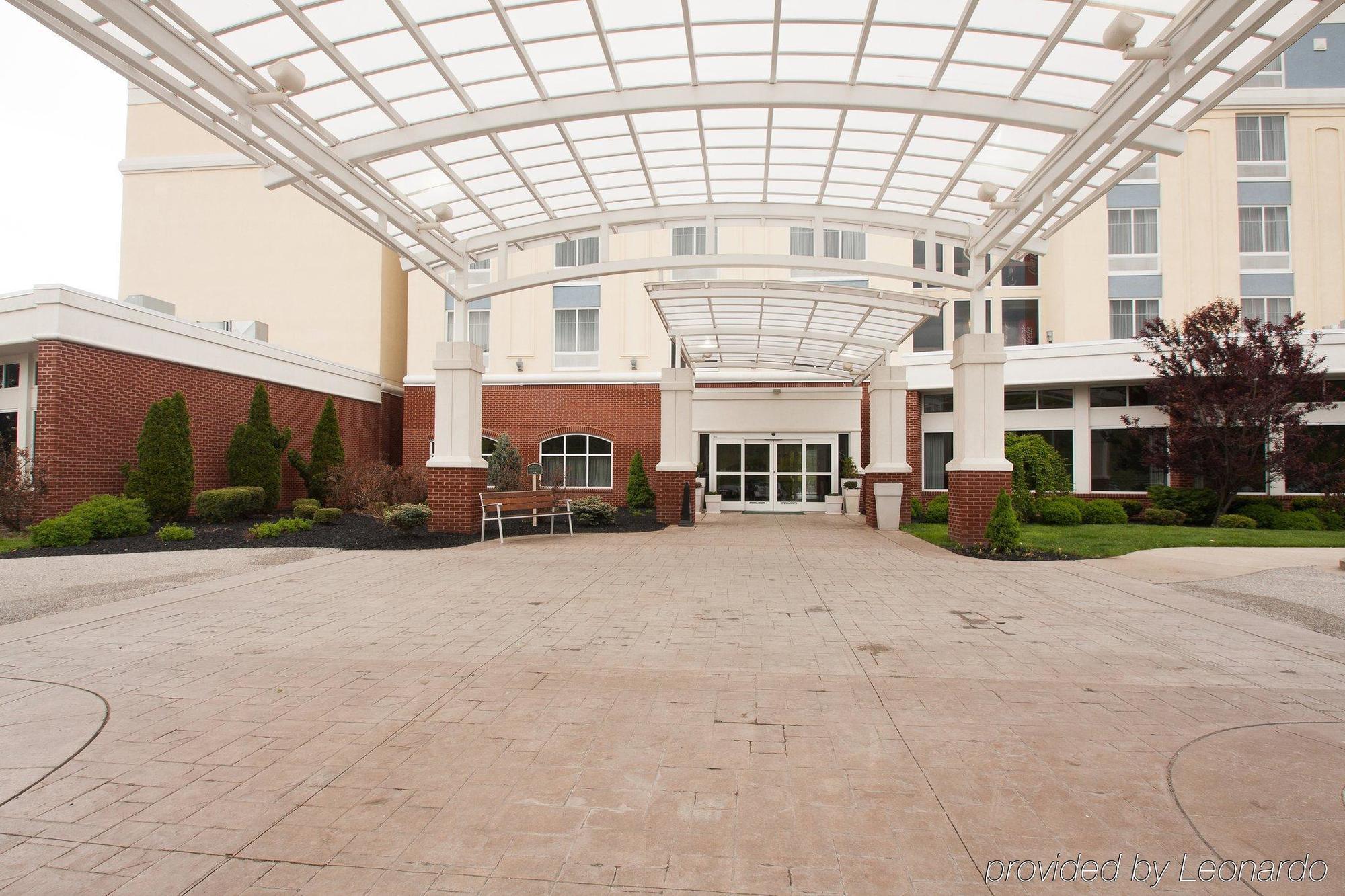 Delta Hotels By Marriott Huntington Mall Barboursville Esterno foto