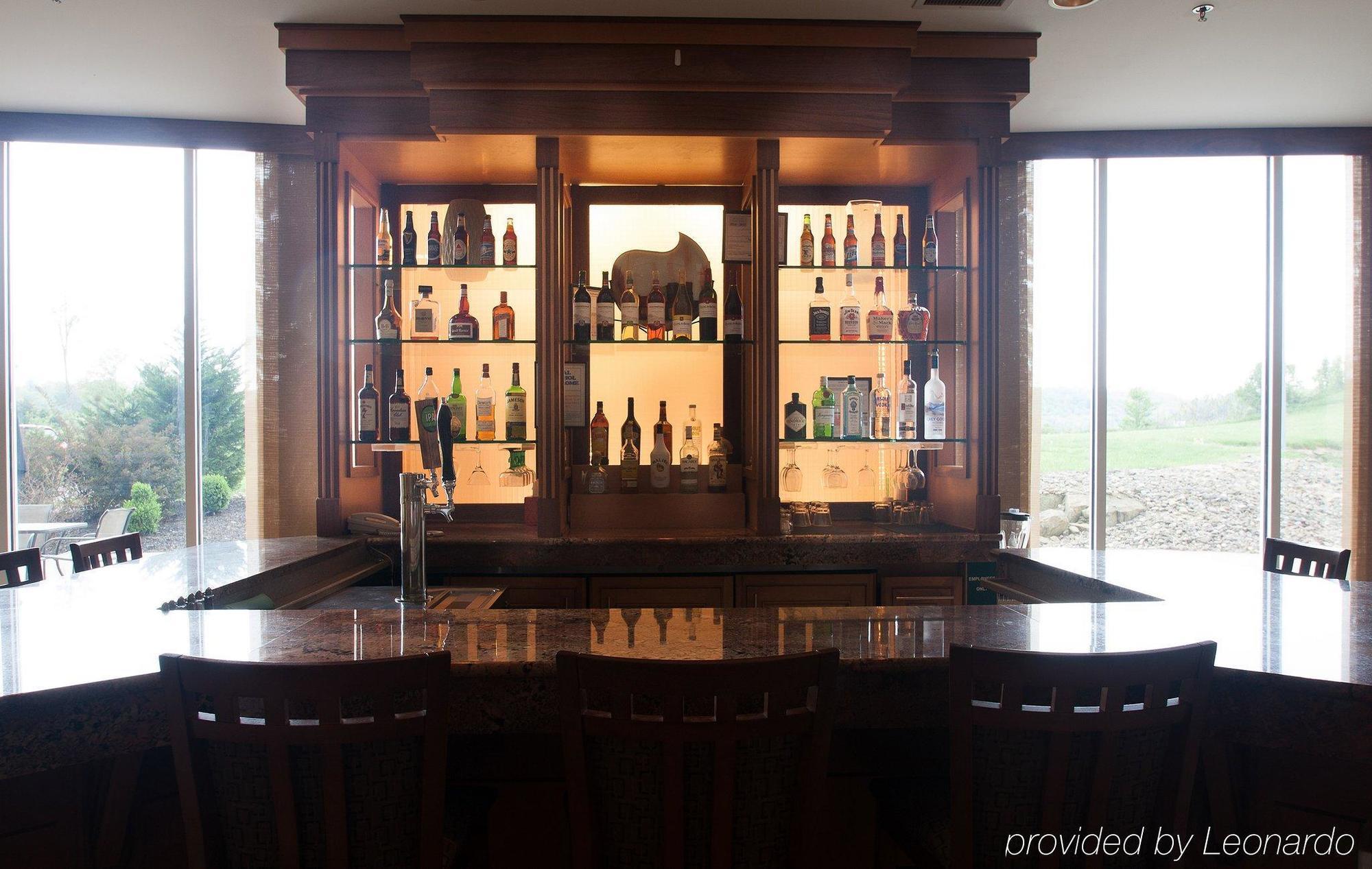 Delta Hotels By Marriott Huntington Mall Barboursville Esterno foto