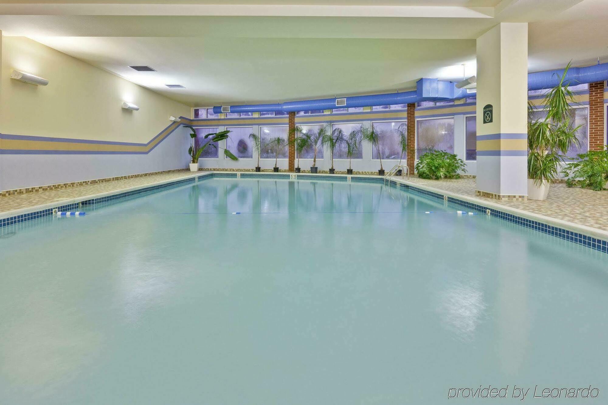 Delta Hotels By Marriott Huntington Mall Barboursville Esterno foto
